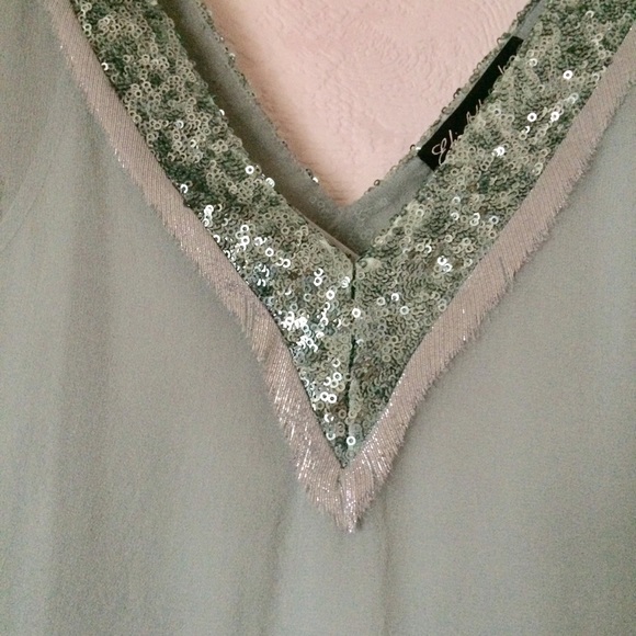 Elizabeth and James two-piece top small - Picture 2 of 6